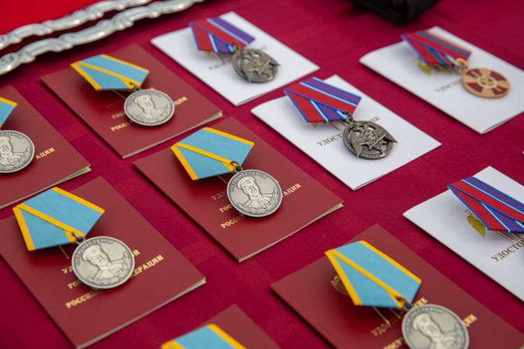 COLONEL GENERAL VIKTOR STRIGUNOV PRESENTED AWARDS TO ROSGUARD PERSONNEL IN THE ZONE OF THE SPECIAL MILITARY OPERATION
